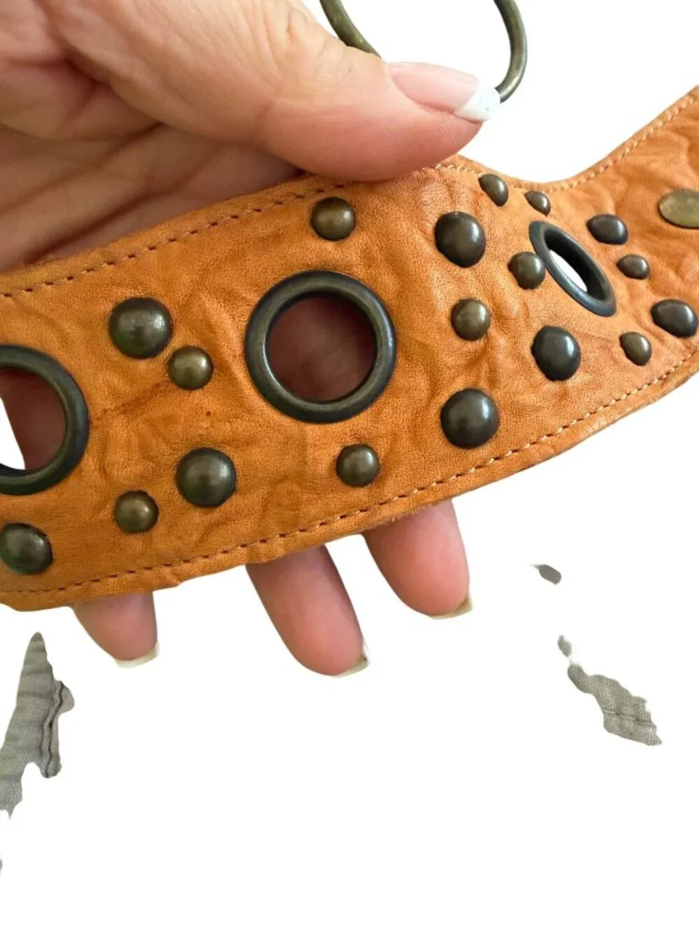 Treesje Womens Circular Metal Buckle Studded Hip Belt Size 36 inch Tan Leather
